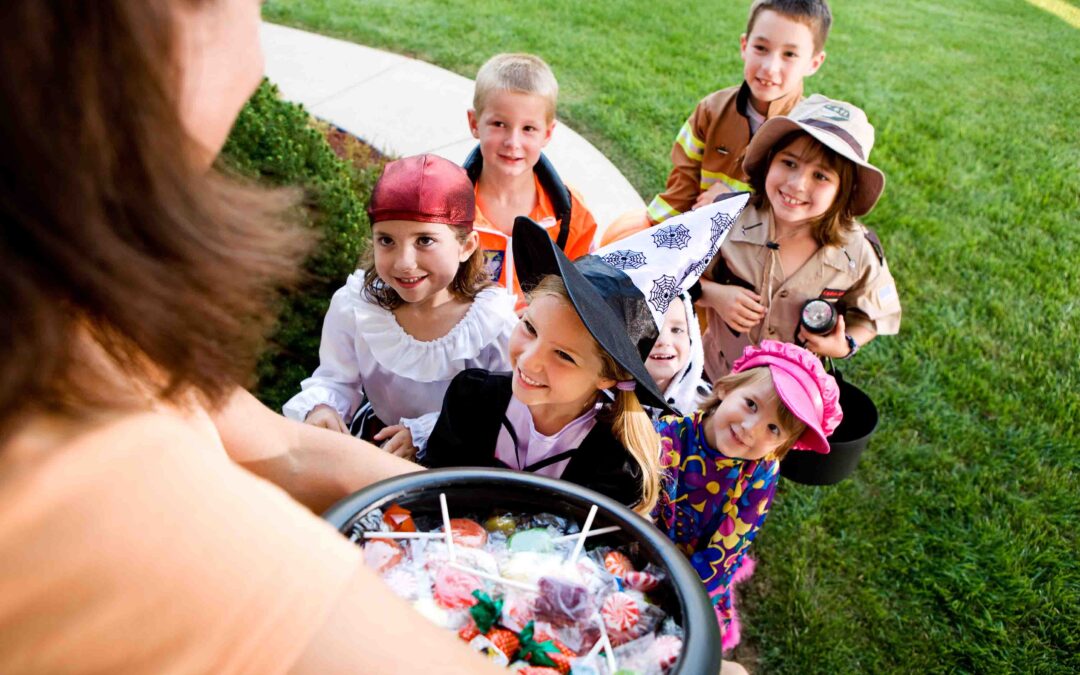 Halloween:,Group,Of,Kids,Want,Halloween,Candy